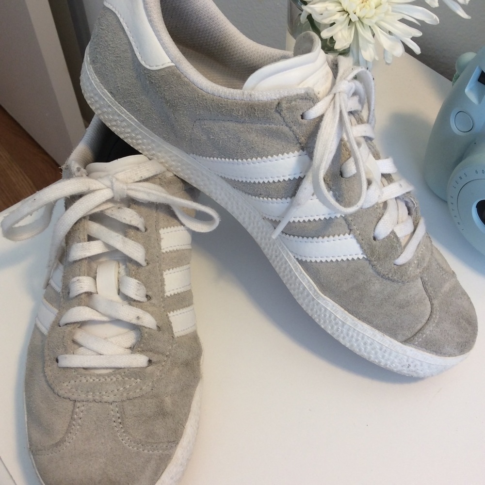 Tie up shoes